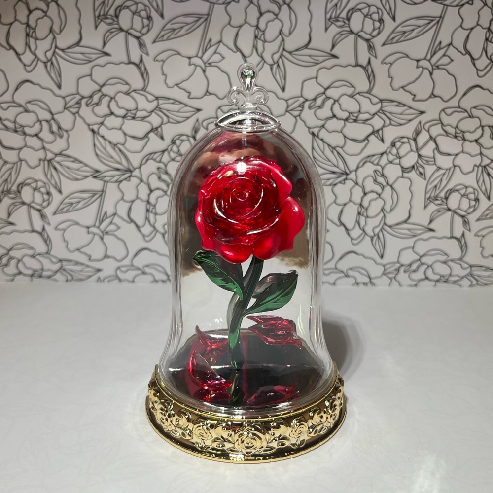 Bath and body works X princess 👑 Belle Elegant Red Rose 🥀  wallflower plug in